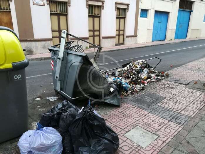 Estado en que quedó el contenedor (Foto TA)